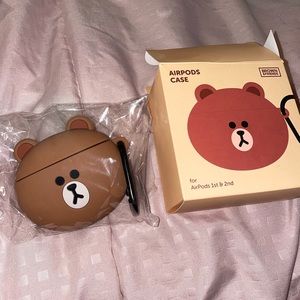 ✨Brand new LINE FRIENDS brown AirPods case 1 and 2